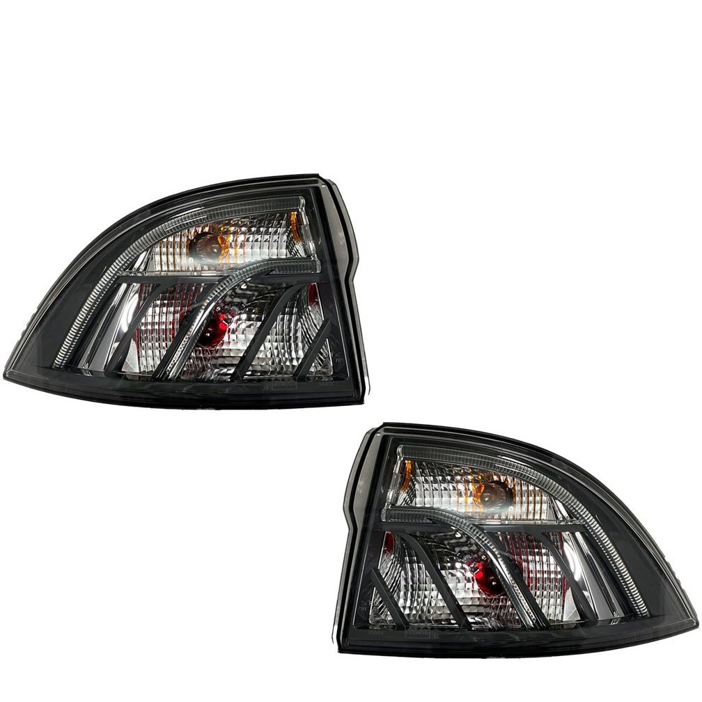 1 چراغ خطر سورن پلاس روی بدنه چپ وراست برند کروز