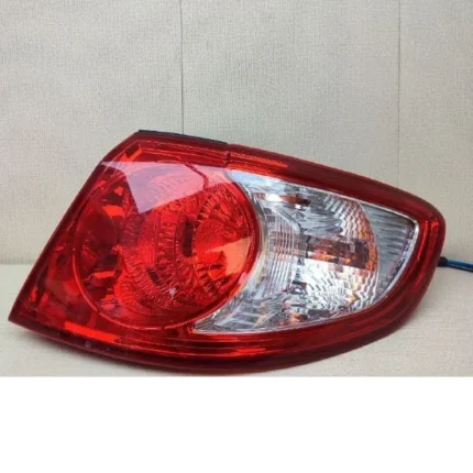 چراغ خطر عقب روی گلگیر سمت شاگرد هیوندای سانتافه قدیم 2008 برند اصلی جنیون پارت با کد فنی 92402 2B000