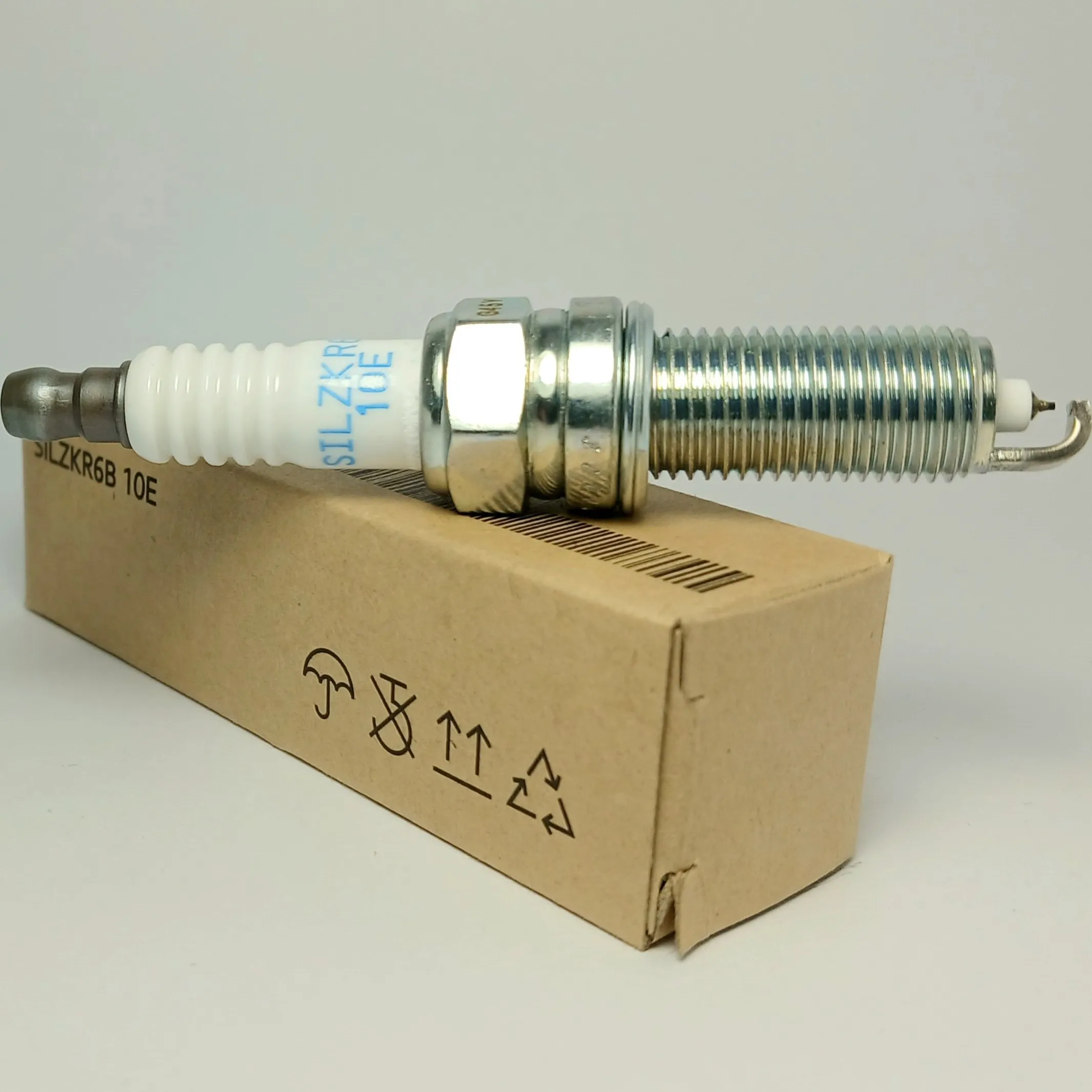 شمع سوناتا LF هیبریدی انجیکا ایریدیوم جنیون پارتSILZKR6B10E شمع سوناتا LF هیبریدی انجیکا ایریدیوم جنیون پارتSILZKR6B10E