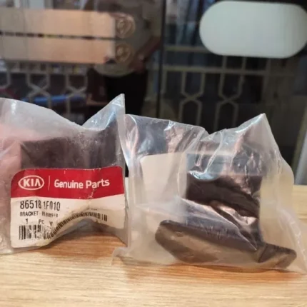براکت سپر جلو کیا اسپورتیج قدیم برند اصلی جنیون پارت با کد فنی 86517 1F010 86518 1F010