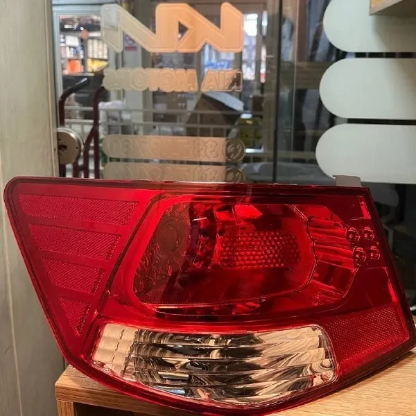 چراغ خطر عقب روی گلگیر سمت چپ کیا سراتو سایپا برند اصلی جنیون پارت با کد فنی 92401 1M020 چراغ خطر عقب روی گلگیر سمت چپ کیا سراتو سایپا برند اصلی جنیون پارت با کد فنی 92401 1M020